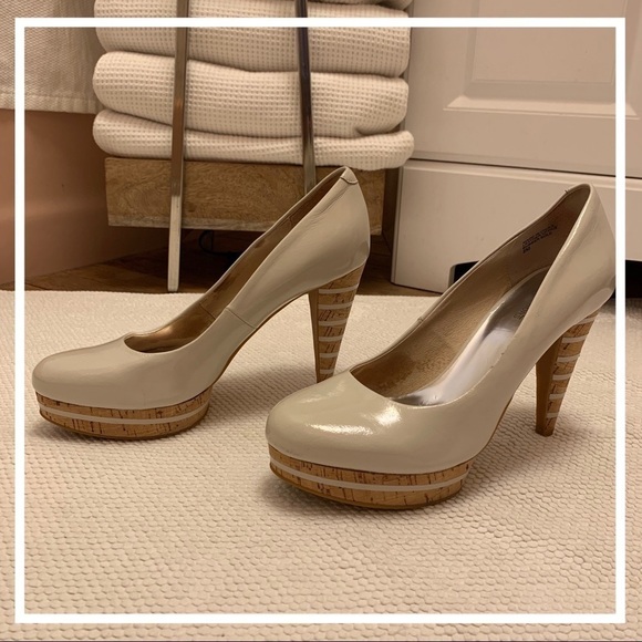 Michael MICHAEL KORS Off White Patent Leather Heel - Picture 2 of 8